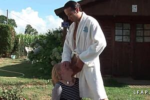 Cindy picardie grave sodomisee dans le jardin