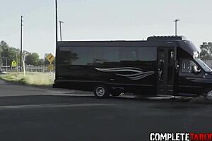 制服辣妹18+被猛钻狠插