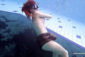 i love showing off my big tits underwater with brunette mia