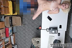 teen gets cum in pussy while shopping with friends! 🛒