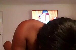 Colombian teen's pussy licked to trembling orgasm 😍