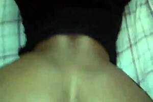 Je baisais mon ex ébène avec son gros cul, sa chatte était si bonne que je l'ai remplie de crème dur