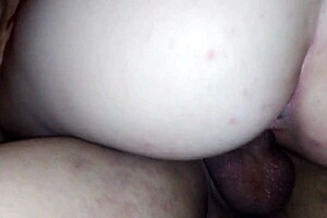 Twerking so good! Loves riding on top!