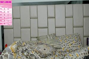 i'm this bbw gorda usin anal toys on my big pussy and ass while masturbatin on cam!