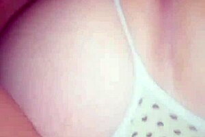 casero madurita masturbates her horny pussy on the side