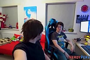 i rid that yorkshire geek's dik so hard, it wuz my furst time! omg