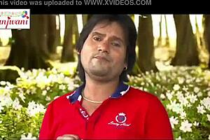 Bhojpuri hot song features an intriguing nipple show