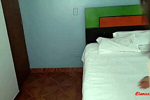 Flaquita Puta In Dress Gets Verga