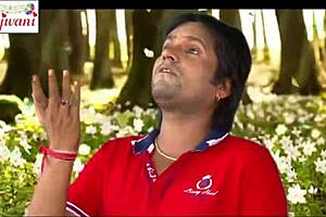 Bhojpuri hot song features an intriguing nipple show