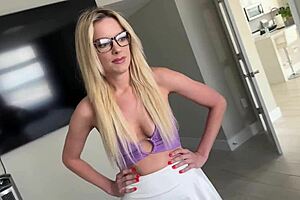 i'm the blonde stepmom fixing horny issues with lindsey lakes and scott stark