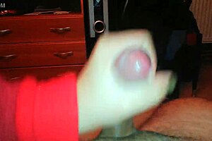 Hey, wanna see how I stroke this out for a wild finish? I got this amateur clip just waiting for your eyes to feast on!