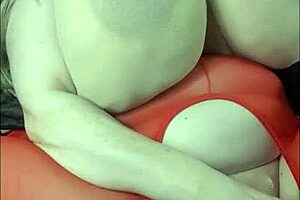 Lady with huge tits enjoys bbc toy 😏