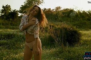 Beautiful Czech Milf Anetta Keys Strips Teasingly, Revealing Shaved Pussy