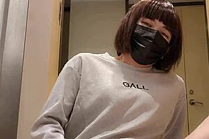 Chance meeting results to self gratification whilst clad in ladies’ gear