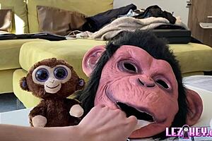 amirah claims mia in lesbian fun