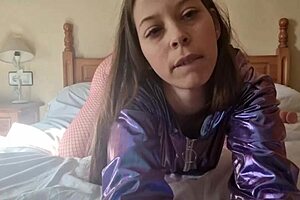 Latina Very Horny at Home Showing Off Her Big Ass