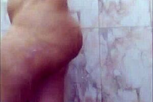 Indian girl masturbates in bathroom once again