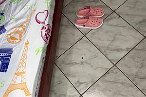 Beautiful Stepdaughter Exposes Big Ass To Father-In-Law