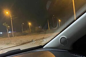 Picking up stranger for help, she pays with blowjob in car