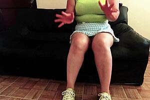 She arrives in a miniskirt, feeling so horny 😏