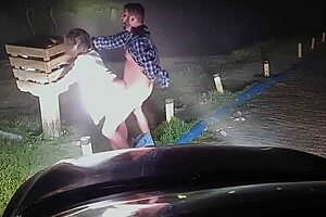 A Dama De Branco Da Encruzilhada Levou Uma Madeirada Que Até Caiu