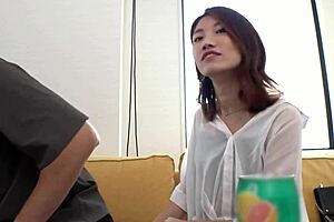 Part1 乳首ビンビンちっぱいちゃん《社内の後輩セフレと休日の真っ昼間から肉欲をぶつけ合う生はめコミュニケーション》和気あいあいと恋人気分でイチャラブデート お互い我慢できなくなって明るいうちにホテルイン 喉奥イラマ すけすけエロコスに着替えて盛りボルテージmax！一緒に仲良く快楽漬け交尾で顔射フィニッシュ！！【しろうとハメ撮り＃ちゆ＃23歳＃ol】