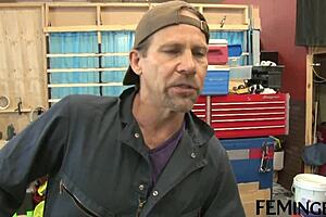 18 Year Old Amateur Getting Pussy Licked by Friend!