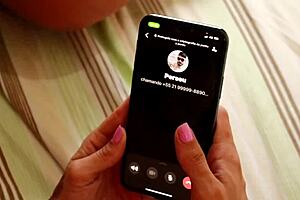 Girls invited me for a threesome, couldn't resist, went and fucked both