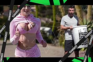 naughty girls slurping big cocks in group