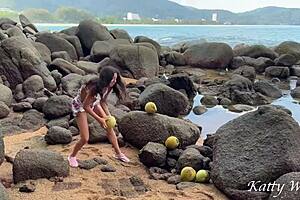 Naked girl pours coconut juice 😍