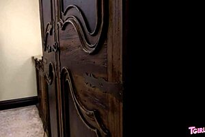 tgirls xxx presents ava holt masturbating young 18+ tits