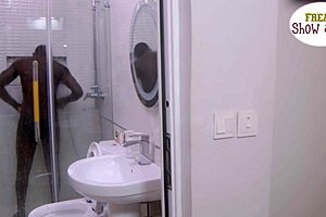 Horny Madam Makes Gateman Fuck And Squirt