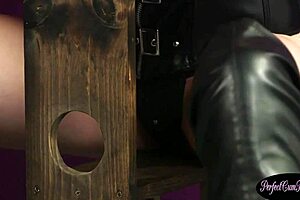 Eurobabe gets her pretty face covered in cum 😍