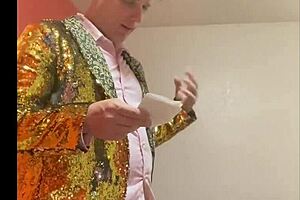 while mchenry cruiser performs standup comedy he gets a blowjob from milf