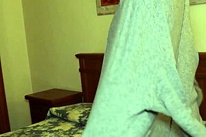 Milf Wife Gives Blowjob And Cunilingus In Homemade Video.