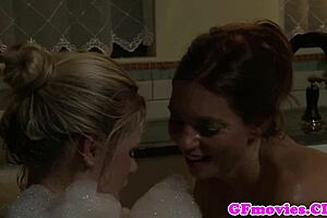 look at those sizzling sapphos rubbing vagina in the bath!