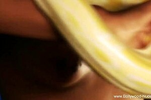 Indian mature dances seductively for handjob