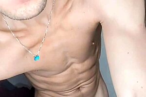 Brendo Vilhena aliviando na cama com prazer 😏