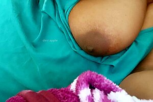 Indian Bhabhi Shows Off Her Sexy Boobs!