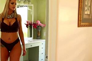 Hot Babe Brooklyn Inserts Purple Toy Into Pink Pussy