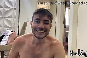 Latina Brunette With Small Tits And Narrow Ass Gets Eaten Out By Amateur