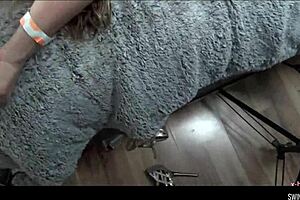 Blondes' Pussies Smashed in Garage Threesome