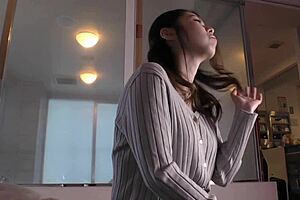 i saw her small tits and big ass up close