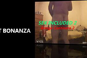 Amiga cantinera sucks and licks petite latina pussy in homemade scene