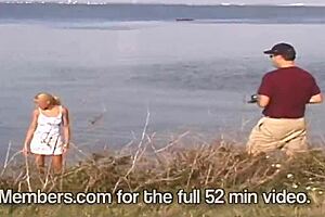 hot naked blonde flashes shaved pussy in car backseat