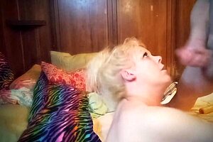 shellyseth and smarien75 take turns sucking cock and cumming