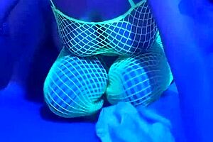 Mandeezy4u2 Teases Cock In POV Couple Scene