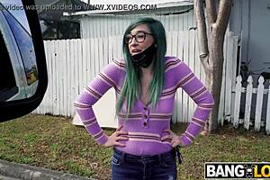 Waitress Savannah Siren Gets Huge Tip from Hardcore Riding