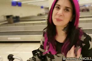 สาวโกธ emo หื่นร้อง 拳รูหีแรงกว่านี้นะ