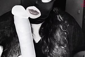BBW gets kinky with her favourite dildo in Spanish